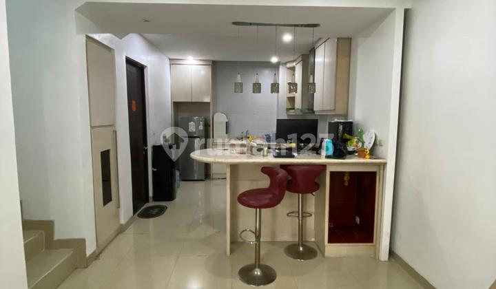 RUDY CEN rents a Casajardin 6x15 Casa Jardin semi-furnished house.
