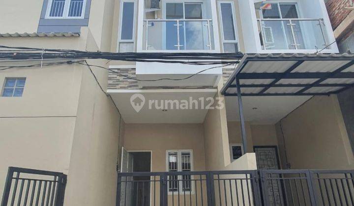 RUDY CEN Dijual rumah di taman ratu dekat green ville  1