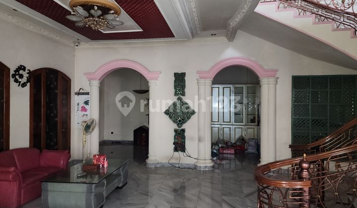 Rudy Cen Dijual Rumah Di Taman Ratu 252m2 Mewah Bagus 2