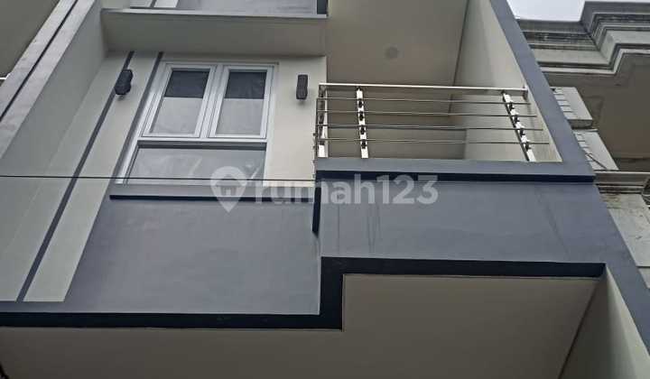 RUDY CEN Dijual rumah di Tanjung Duren 3,5x11 dekat pasar kopro 2