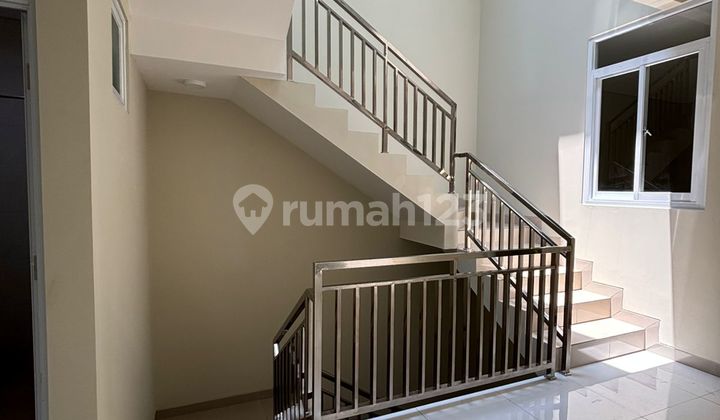 Rudy Cen Dijual Rumah di Taman Ratu 7,2X17 Brand New 2