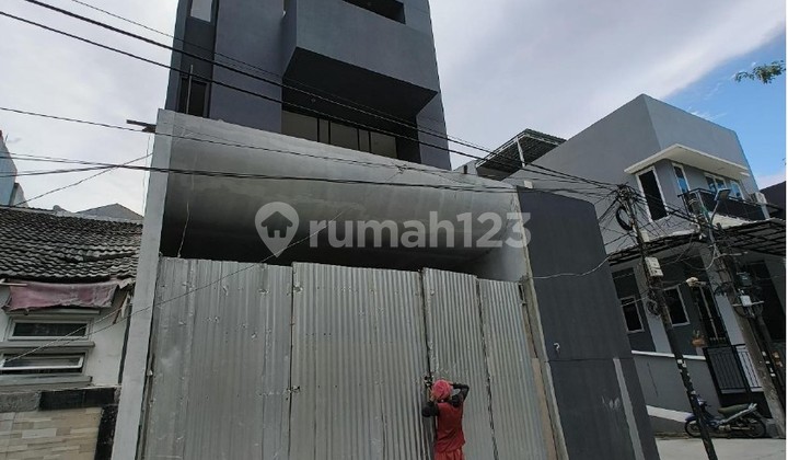 RUDY CEN Dijual rumah di Taman Ratu 8x16,5 semi furnished RUDY CEN Dijual rumah di Taman Ratu 8x16,5 semi furnished