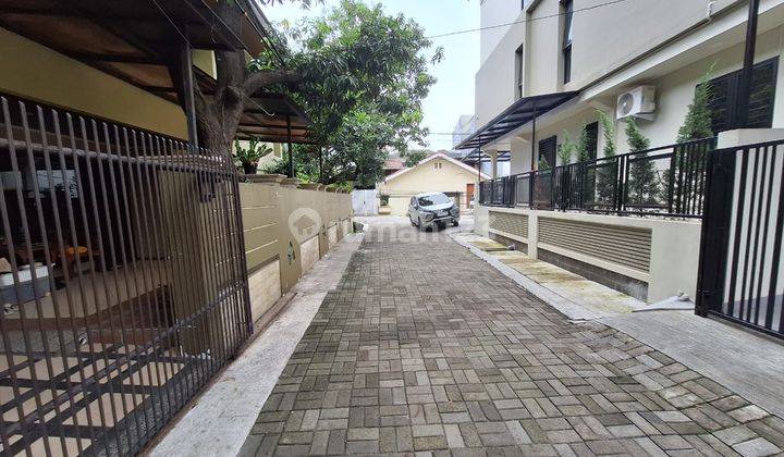 Rudy Cen Dijual Rumah Tua di Taman Ratu 10x15 Strategis 2