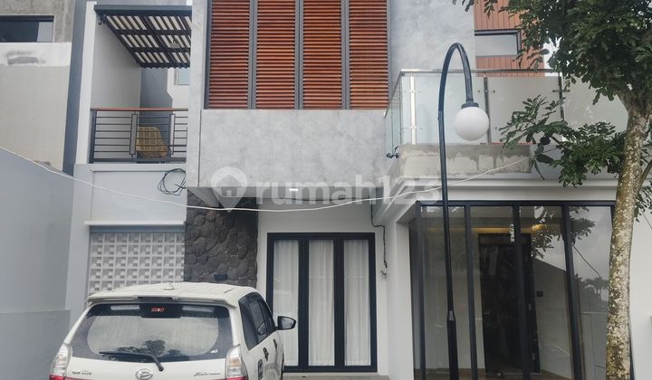 Villa Cantik Private Pool Full Furnishedlokasi Metro Batu