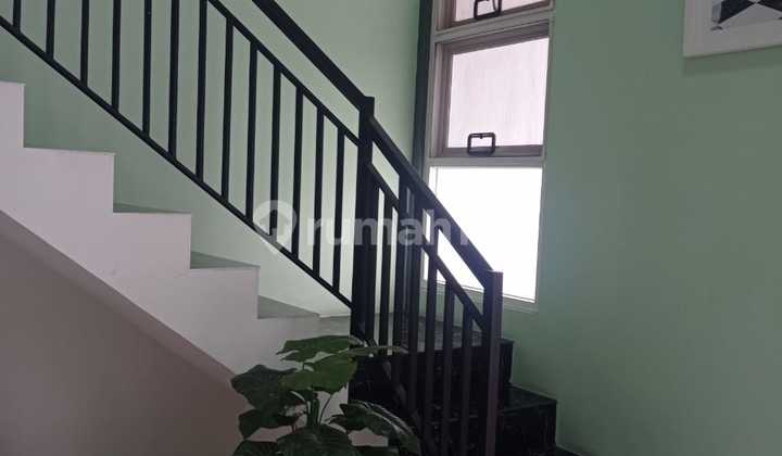 For Sale Ready-to-Occupy House (near Merr)**Location: Pondok Chandra Indah Housing Estate, Waru, Sidoarjo* Semi-furnished 2