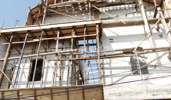 Kost House Location 50m from Rya Mstrip 3 M Strategic Location - Near Raya Wiyung Surabaya