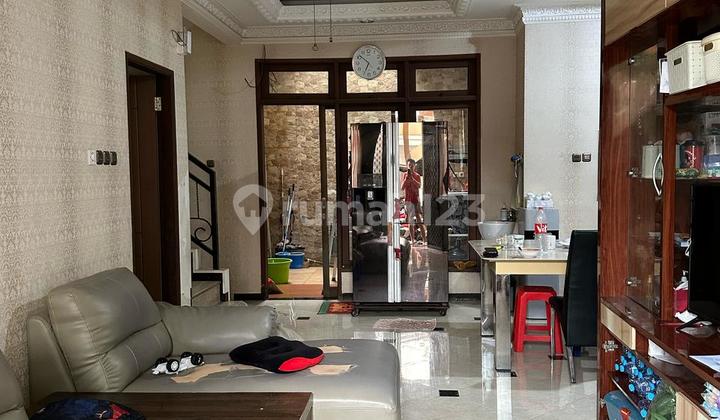 Jual Cepat, Semi Furnished* Rumah Minimalis 2 Lantaidi Graha Sampurna Indah Wiyung Sby