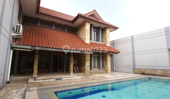 Two storeys cozy house in quiet, safety area close to Hang Lekir and Senayan City 1