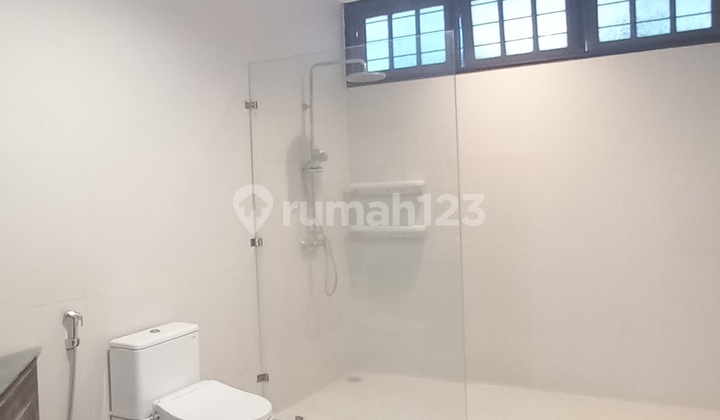 Nice house, 2 storeys, quiet location in Permata Hijau.. 10