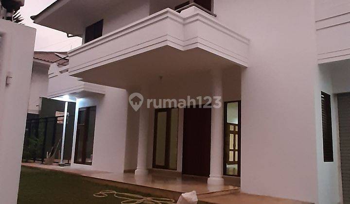 Rumah Luas yg aman dan tenang 2 lt baru renov di Permata Hijau 2