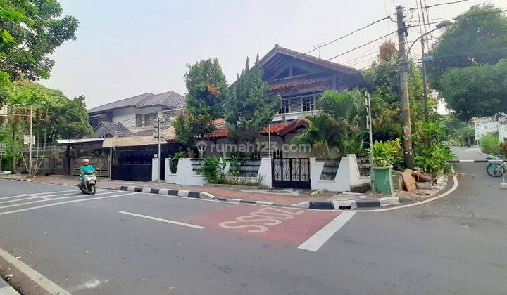 Rumah 2 lantai yg asri di Huk, Jalan lebar 3 mobil di Benhil, Pejompongan 2