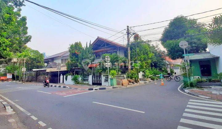 Rumah 2 lantai yg asri di Huk, Jalan lebar 3 mobil di Benhil, Pejompongan