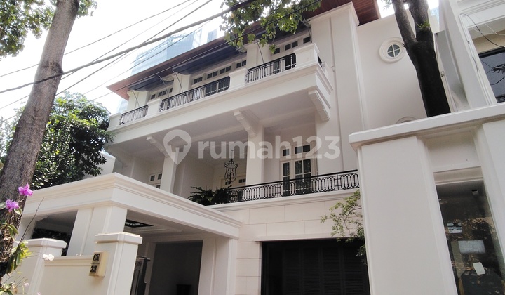 White Luxury 3-Story House in the Elite Residential Area of Mega Kuningan 2