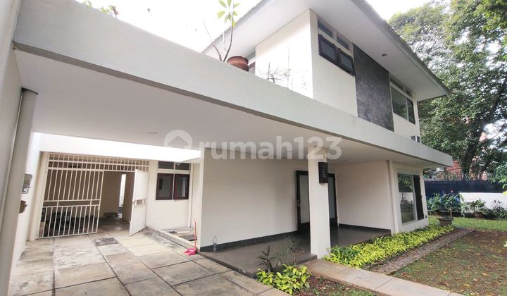 Ready-to-Live House in Patra Kuningan Area with Wide and Quiet Street Ready-to-Live House in Patra Kuningan Area with Wide and Quiet Street