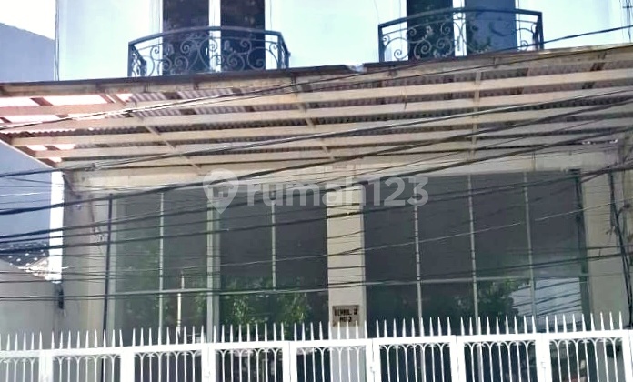 Ruko 3,5 Lantai di Tengah Kota Bendungan Hilir Raya Ruko 3,5 Lantai di Tengah Kota Bendungan Hilir Raya
