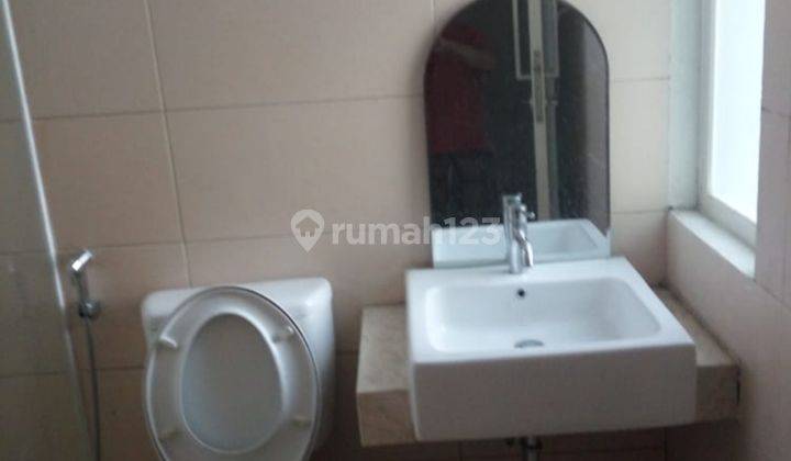 A semi furnished house at Greenhill, North Citraland Sby