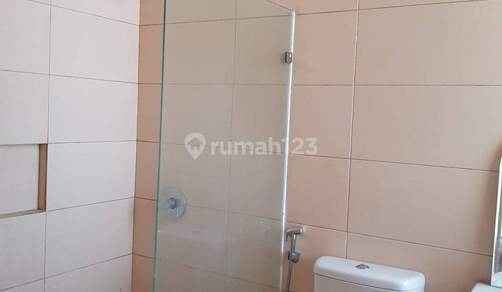 A semi furnished house at Greenhill, North Citraland Sby