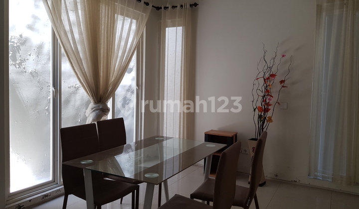 A semi furnished house at Greenhill, North Citraland Sby