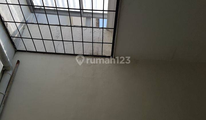 Rumah 2lt di Northwest Park, Citraland Utara, Surabaya