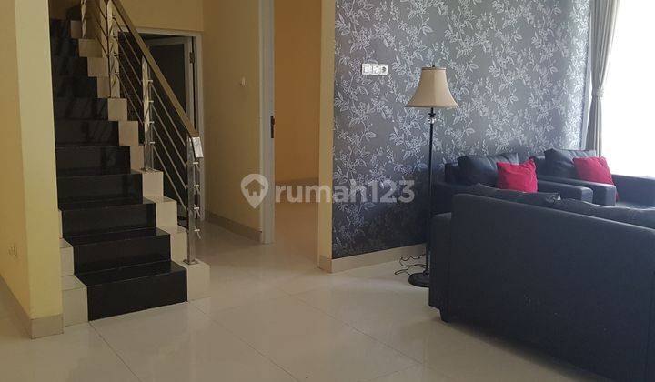 Rumah 2 lt siap huni, semi furnished bagus