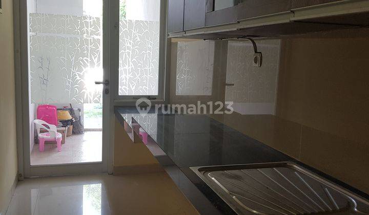 Rumah 2 lt siap huni, semi furnished bagus