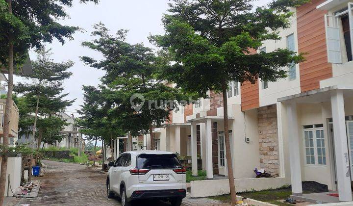 Rumah/ Villa 2 Lt Alamanda Hill/ Grand Sekar Asri, Dau  Batu  Malang