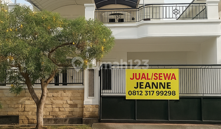 Dian Istana-taman Ratu, Semi-Furnished 2-Story Grand House