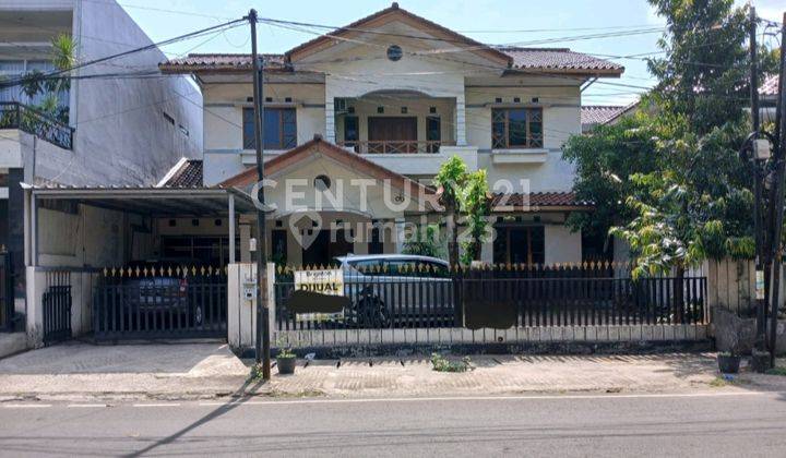 RUMAH DI KOMPLEK PERUMAHAN DUREN SAWIT SIAP HUNI 1