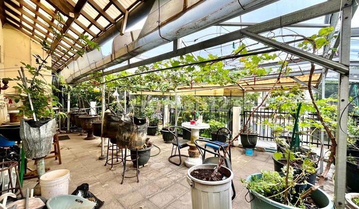 Two-Story House in a Strategic Location in Bintaro Sector 3