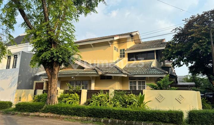 Two-Story House in a Strategic Location in Bintaro Sector 9