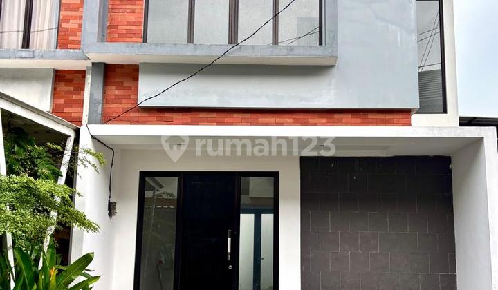 Minimalist 2-Storey House in a Cluster, Ready to Occupy in Pondok Aren