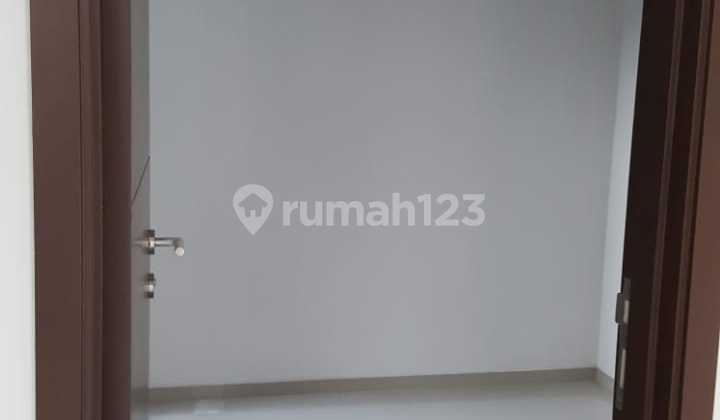 Minimalist House in a Cluster Near Transpark Graha Raya Bintaro 2