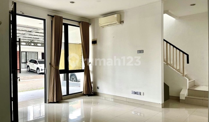 Ready-to-Occupy Minimalist House in a Cluster at Bintaro Sector 7. 2