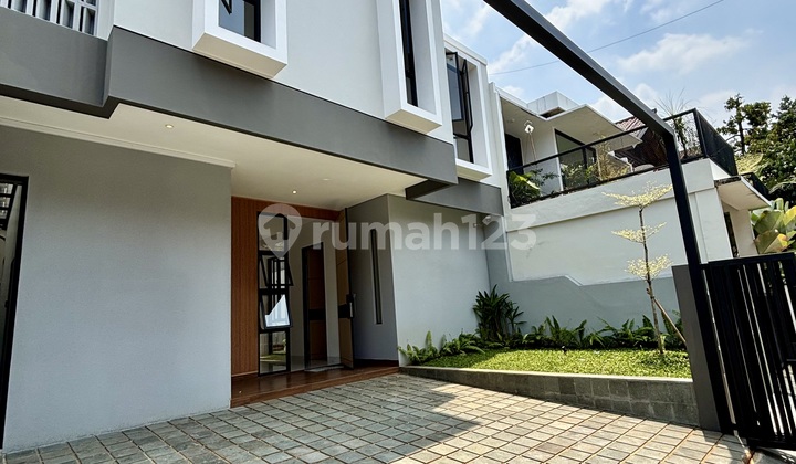 Rumah Brand New Cantik Lokasi Strategis di Bintaro Sektor 3.