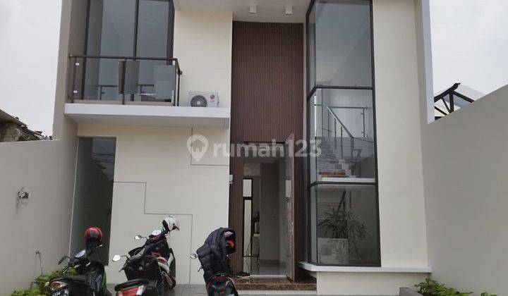 Rumah Baru 2 Lantai di Pusat Kota Bandung, Dekat Batununggal 2