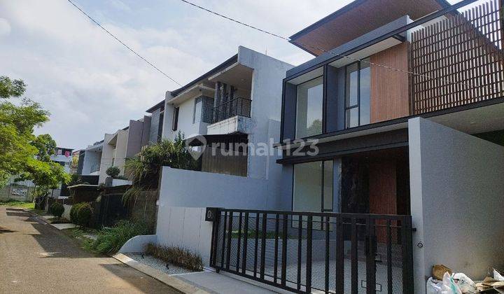 Rumah Mewah Baru di Komplek Elite Setraduta, Bandung Utara 1