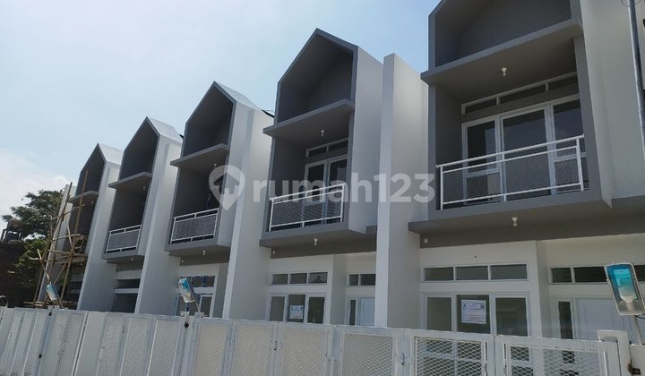 Rumah Baru 2 Lantai di Cisaranten, Arcamanik 2