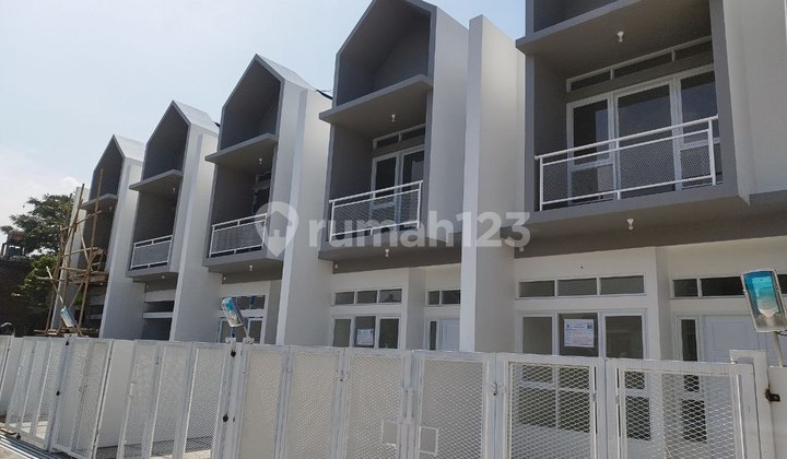 Rumah Baru 2 Lantai di Cisaranten, Arcamanik Rumah Baru 2 Lantai di Cisaranten, Arcamanik