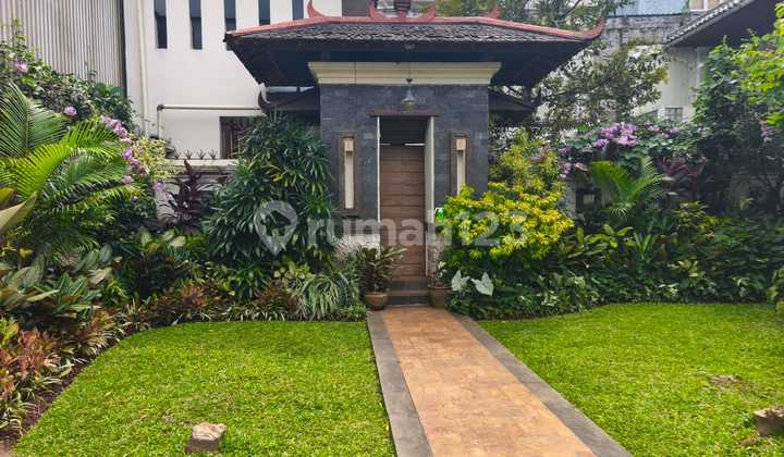 Beli Tanah Dapat Rumah dengan Kolam Renang @ Cirendeu 2