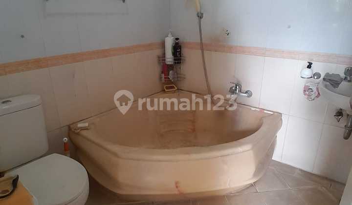 Rumah 3 Lantai. Harga Bagus. Di Pancoran, Jakarta Selatan. 2