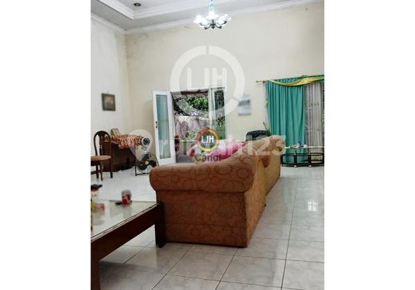 Rumah di Waru Timur Banyumanik Semarang 1