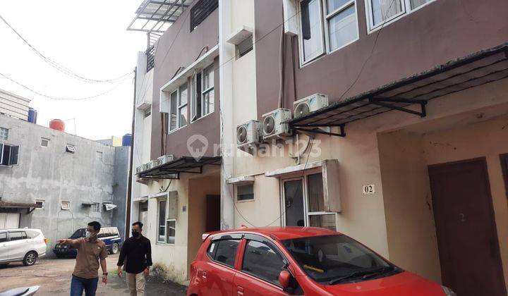 Dijual 2 unit townhouse kos2an di kelapa dua tangerang.  1