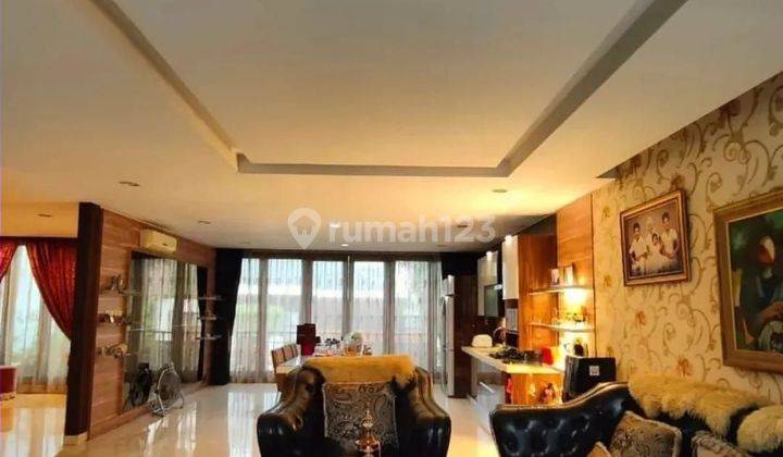 Dijual Rumah di Kemang Jakarta Selatan SHM 2