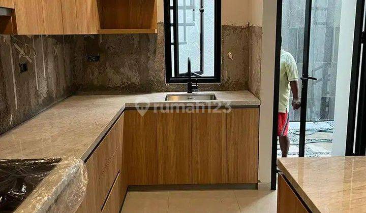 Dijual Rumah di Komplek Permata Hijau Kebayoran Lama Jakarta Selatan 2 Lantai 2