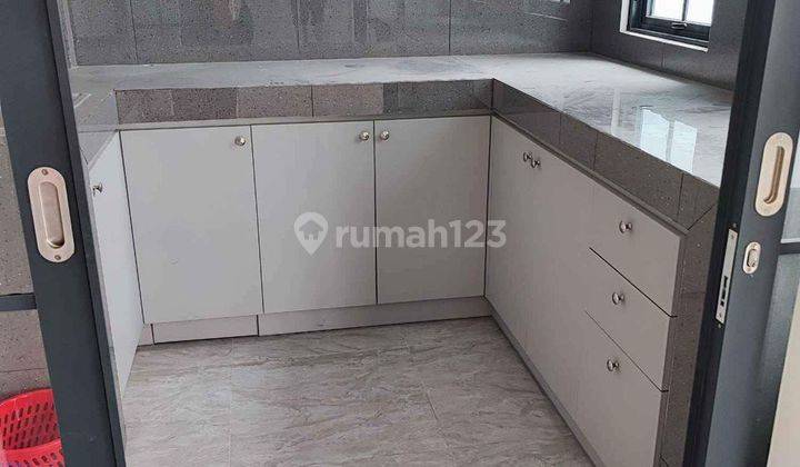 Dijual Rumah di Lavon Cikupa Tangerang 3 Lantai 2