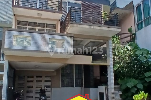 Disewakan Rumah Siap Huni Semi Furnish Murah di Kebayoran Residence Bintaro Jaya Sektor 7 Tangsel Disewakan Rumah Siap Huni Semi Furnish Murah di Kebayoran Residence Bintaro Jaya Sektor 7 Tangsel