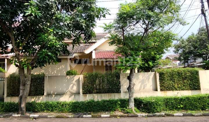 Rumah Cantik Posisi Hook di Bintaro - Dua Arah Hadap, Cahaya & Angin Sempurna! (IA) 2