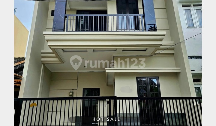 Rumah Brand New Desain Klasik Dalam Cluster Graha Bintaro Pondok Aren Tangerang Selatan