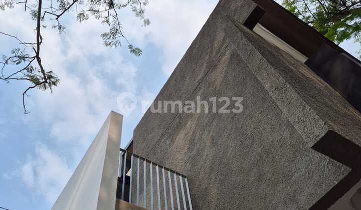 Best Price! Rumah Modern Bagus 2 Lantai Siap Huni di At Huma Bintaro (Kh) 2