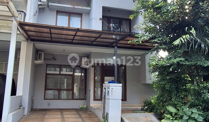 Cheap Hook for Rent in Emerald Premium Area Bintaro Jaya 9, Ready-to-Occupy House, Strategic Location, Green Environment, Safe and Comfortable, Close to Fresh Market, Rs. Premier Bintaro, Global Jaya School, British International School, and Toll Gate.